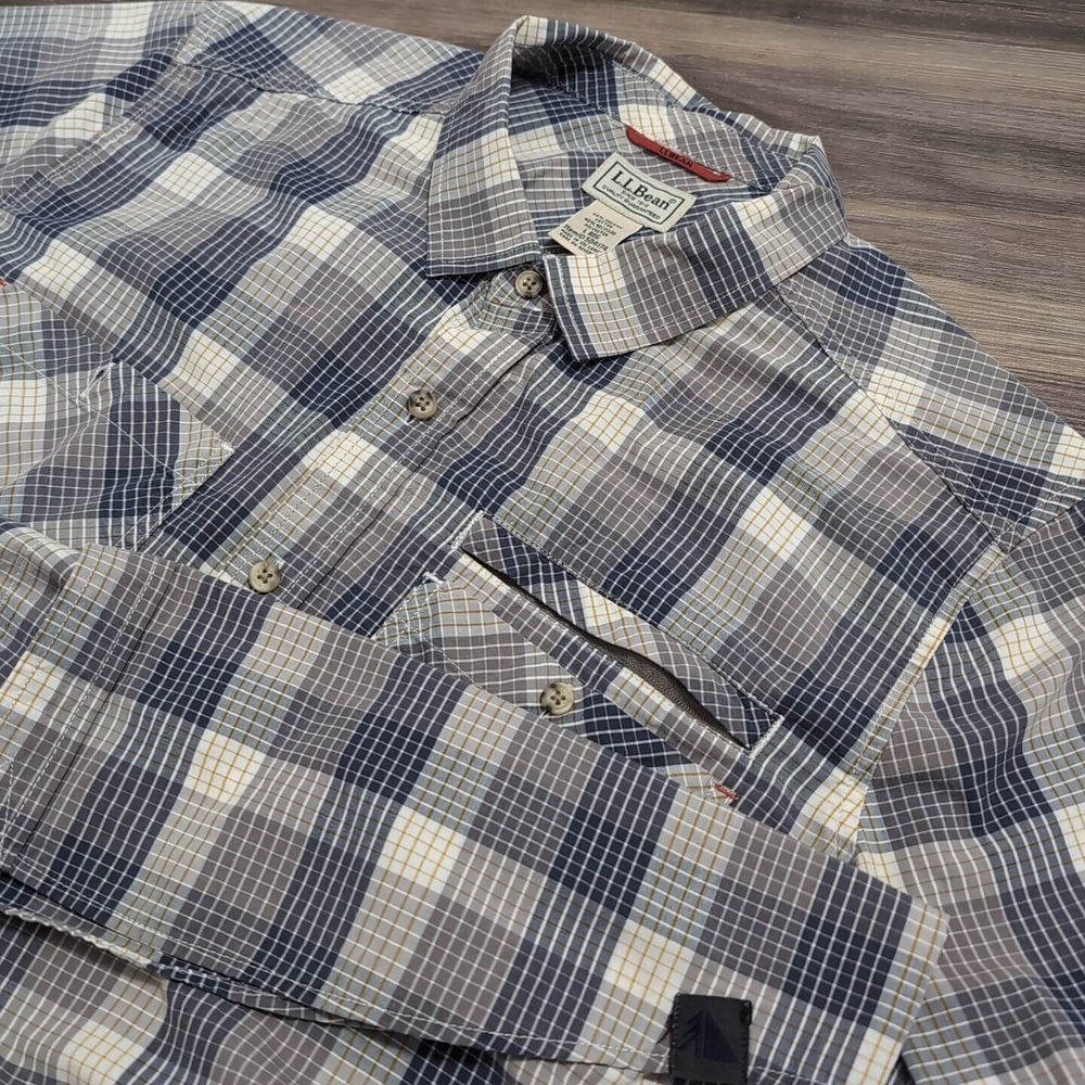 L.L. Bean Small 3 Pocket Short Sleeve Button Front Shirt Cotton, Polyester Plaid